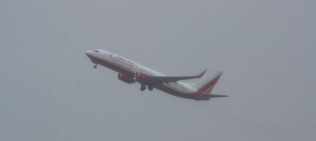 Boeing 737-800 (N781VA)