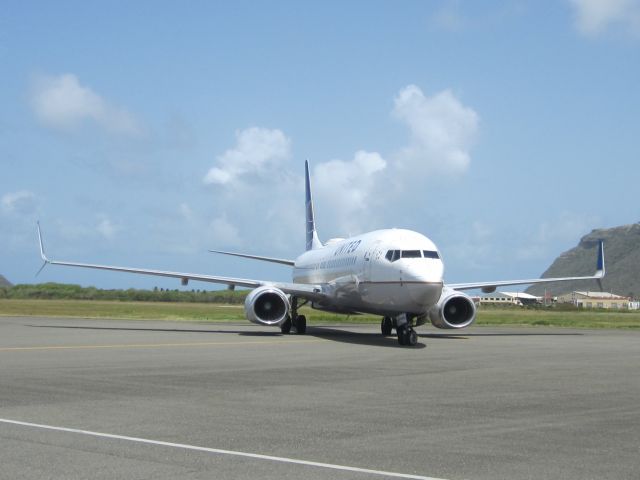 Boeing 737-800 (N37298)