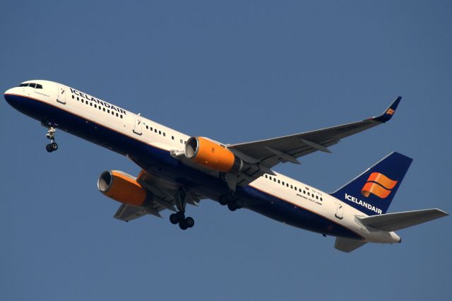 Boeing 757-200 (TF-FII)