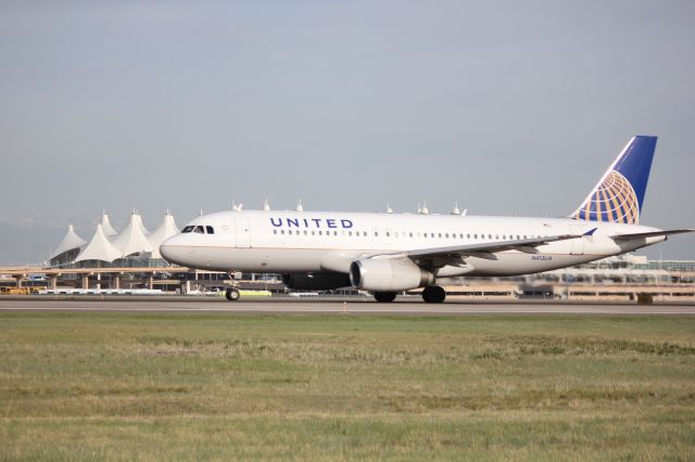 Airbus A320 (N413UA)