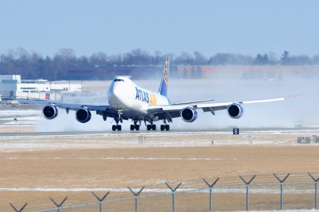 BOEING 747-8 (N855GT)