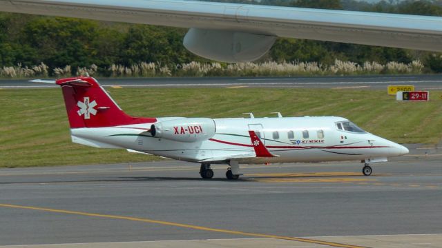 Learjet 55 (XA-UCI)