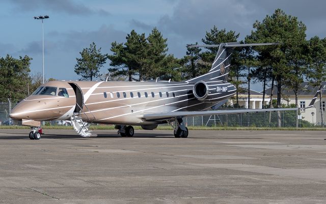Embraer Legacy 600/650 (9H-IMP) - Waiting for passenger at Jersey Airport 26/Oct/2024