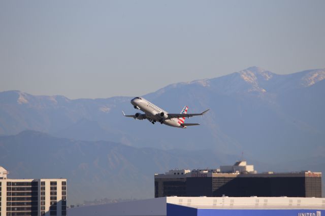 EMBRAER 175 (long wing) (N503SY)