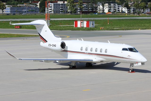 Canadair Challenger 350 (CS-CHG)
