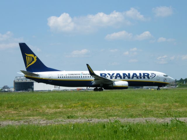 Boeing 737-700 (EI-DPM) - EI DPM B737 EINN 08/06/13