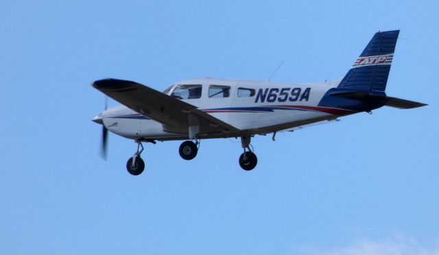 Piper Cherokee (N659A) - On final is this 2014 Piper Archer III in the Winter of 2019.