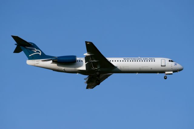 Fokker 100 (A4O-AOM) - FRA 29.12.2019