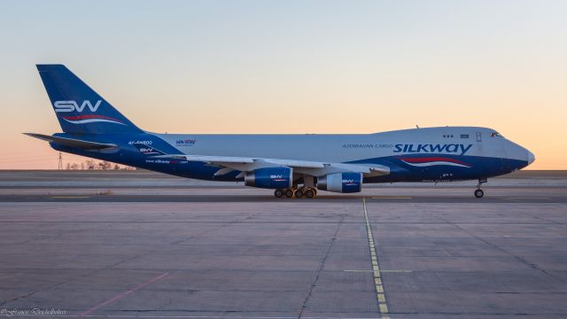 Boeing 747-200 (4K-SW800)