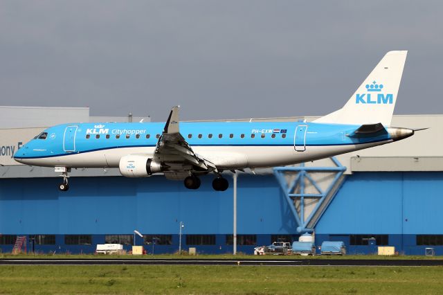 EMBRAER 175 (long wing) (PH-EXW)