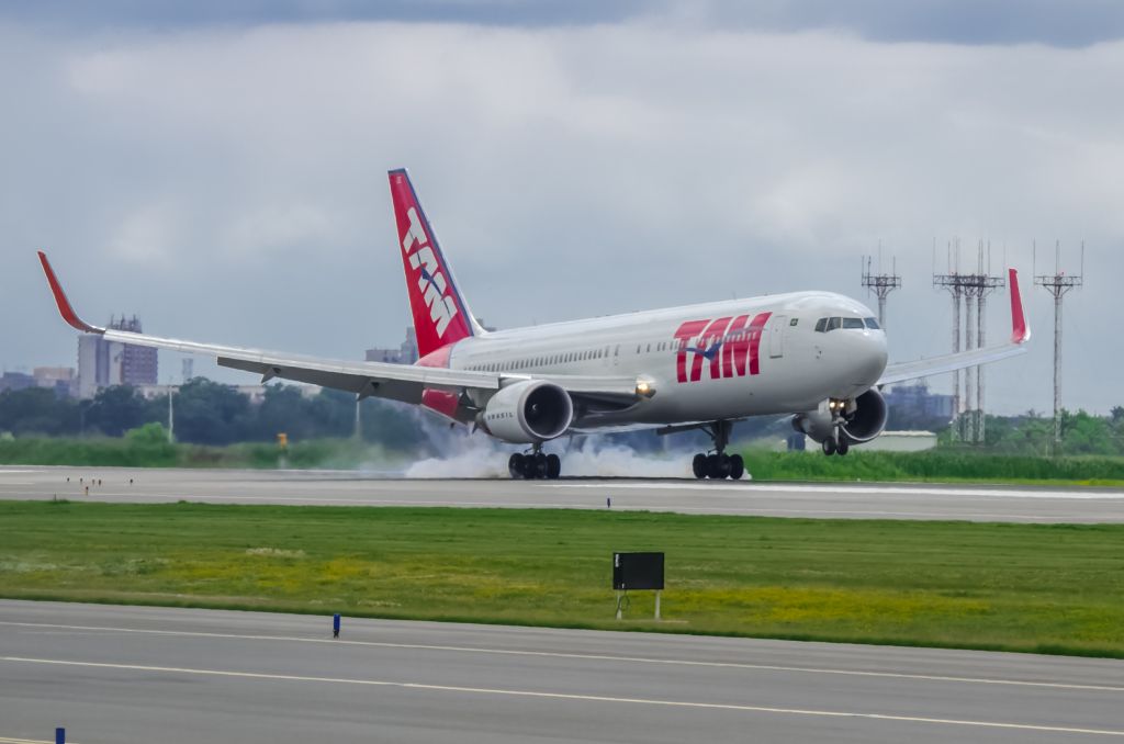 BOEING 767-300 (PT-MOE) - TAM 763ER PT-MOE (003)