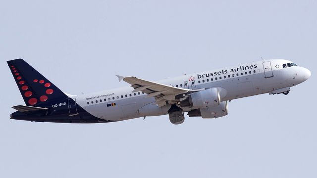 Airbus A320 (OO-SND)