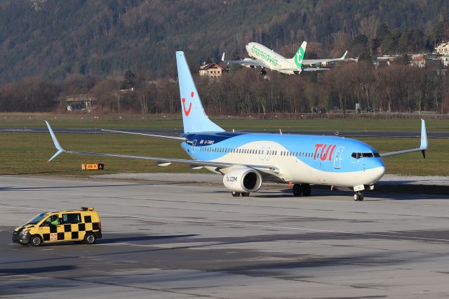 Boeing 737-800 (G-TAWS)