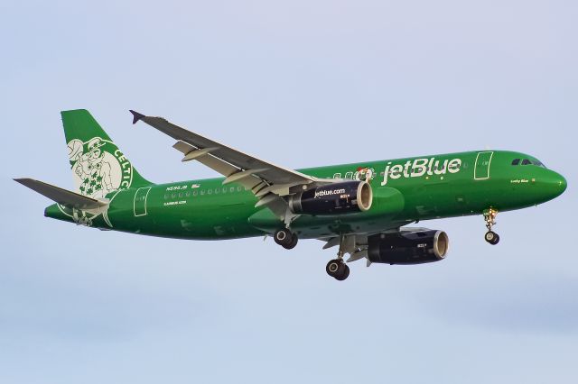 Airbus A320 (N595JB) - Lucky Blue lands on runway 27 at KBOS