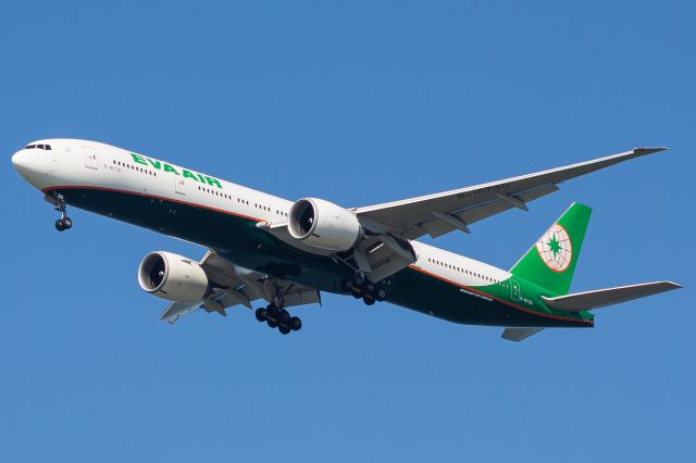 BOEING 777-300ER (B-16730)