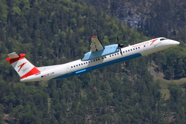 de Havilland Dash 8-400 (OE-LGN)