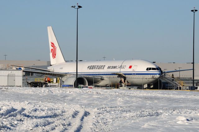 BOEING 777-200LR (B-2093)