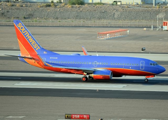 Boeing 737-700 (N705SW)