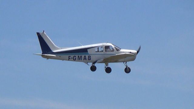 Piper Cherokee (F-GMAB)