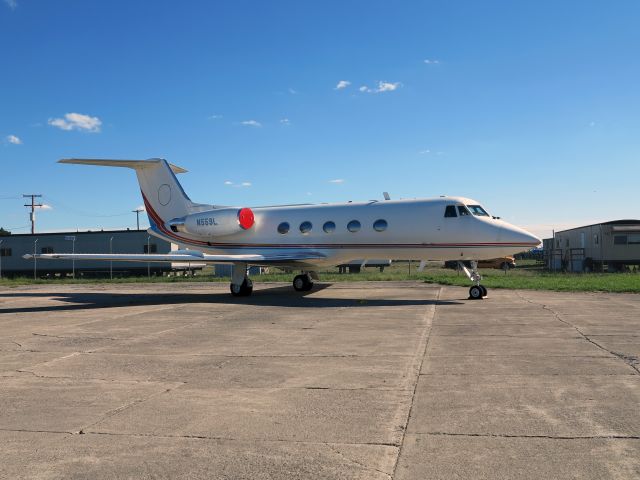 Gulfstream American Gulfstream 2 (N559L) - The Gulfstream II used to be the top class of business aviation.