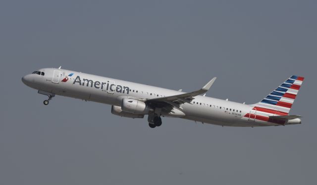 Airbus A321 (N136AN) - Departing LAX