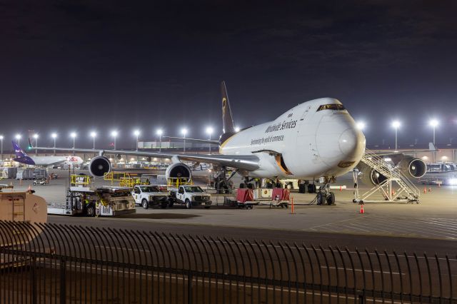 Boeing 747-400 (N570UP)