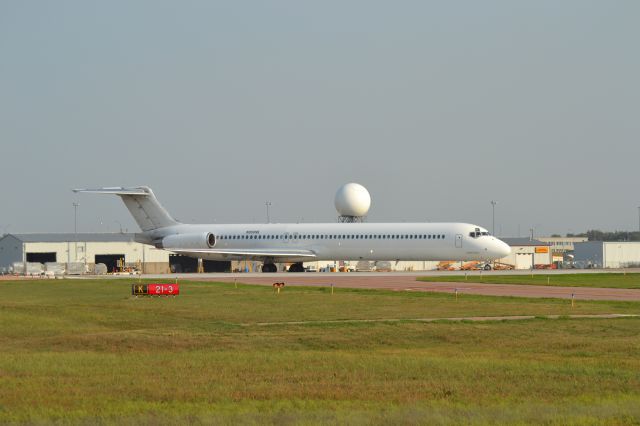 McDonnell Douglas MD-83 (N950NS) - Turning on runway 21 for departure from FSD