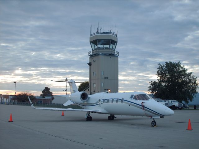 Learjet 60 (N719JB)