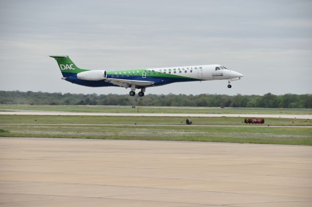 N979DC — - Catching the DAC flight coming to pick up the Texas A&M baseball team en route to Missouri for the weekend.