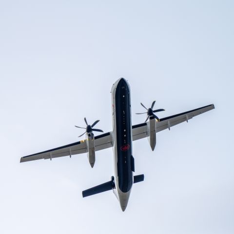 de Havilland Dash 8-400 — - Runway 07