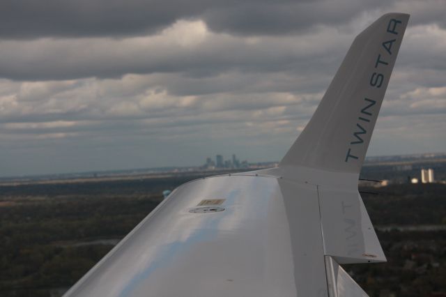 Diamond Twin Star (N147TS) - MINNEAPOLIS, MN OFF THE WING BASE TO 28R INTO FLYING CLOUD KFCM