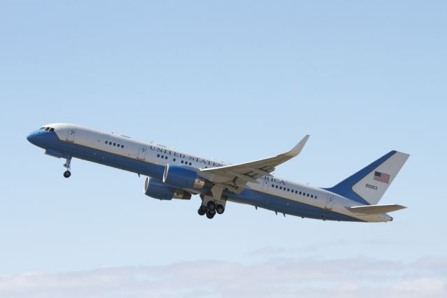 N90003 — - Hillary Clinton departing Adelaide Nov 2012