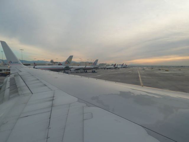 Boeing 737-800 —