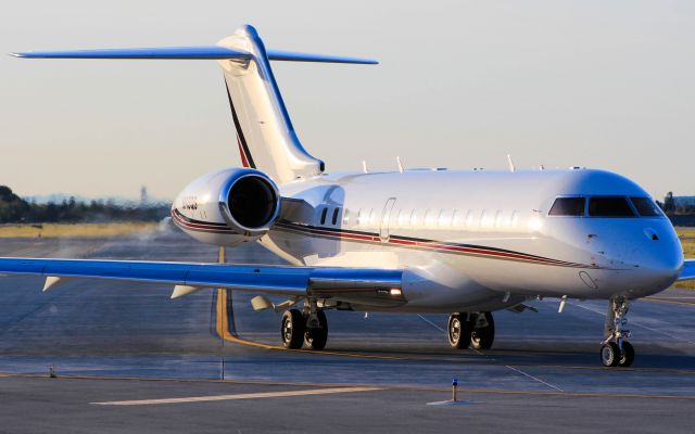 Bombardier Global Express (N143QS)