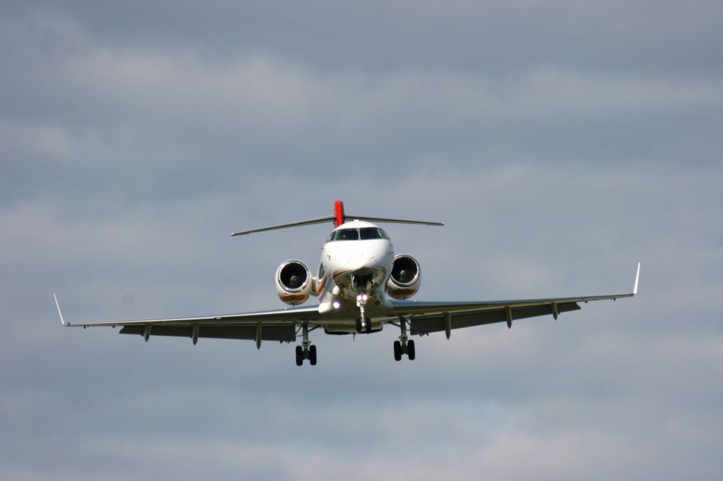 — — - Final Approach Runway 18 Austin Straubel Field Green Bay, WI During a Green Bay Packer Game
