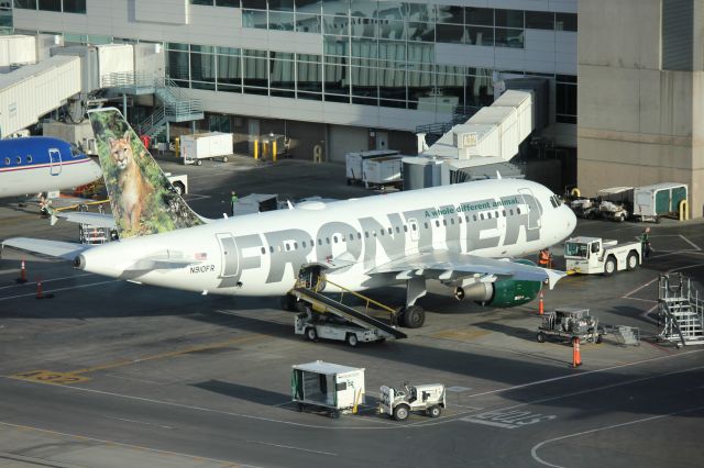 Airbus A319 (N910FR)