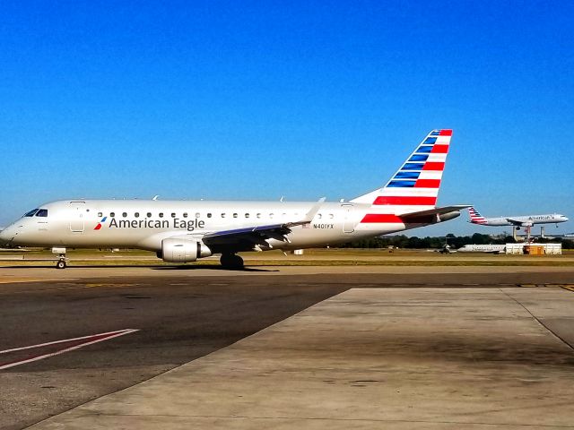 Embraer ERJ 175 (N401YX)