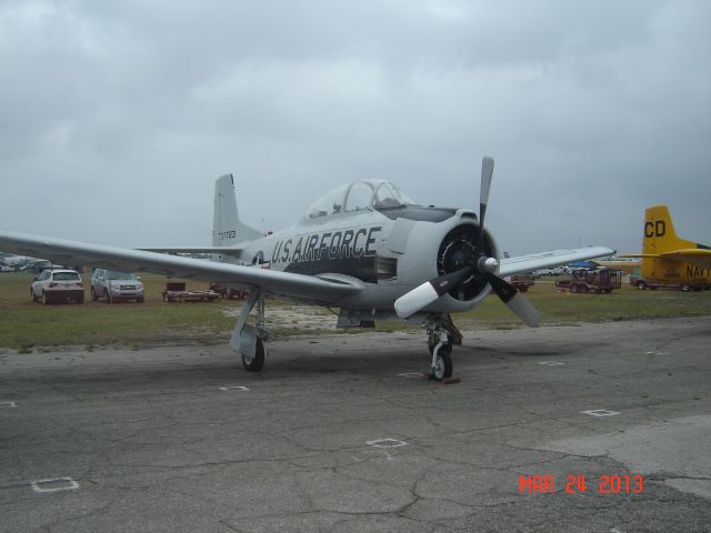 North American Trojan (N215SF) - North American T-28B Trojan BuNo 37723