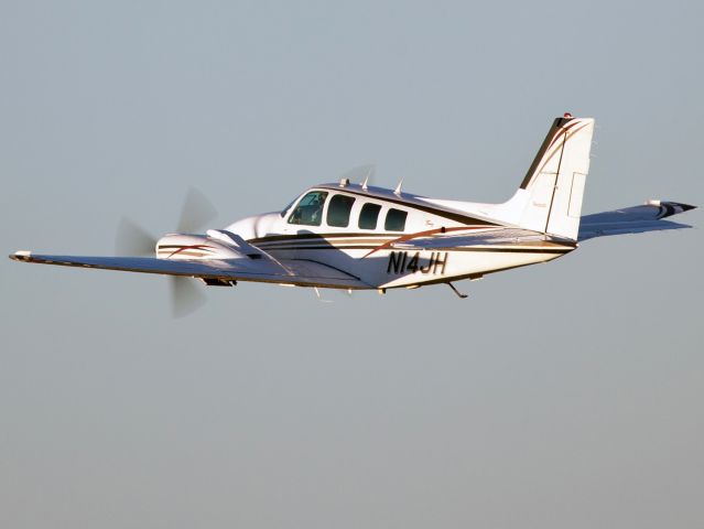 Beechcraft Baron (58) (N14JH)