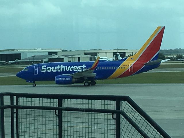 Boeing 737-700 —
