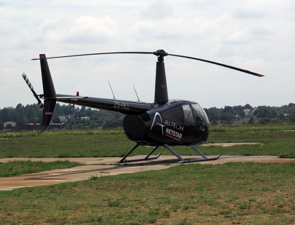Robinson R-44 (ZS-HLL)