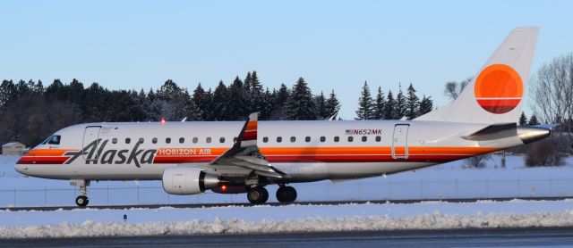 Embraer 175 (N652MK) - Horizon Air "RetroJet"