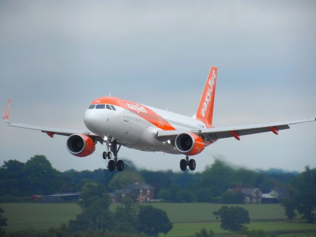 Airbus A320 (G-EZPH)