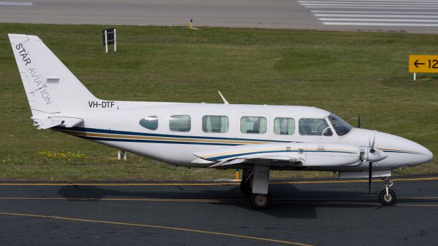 Piper Navajo (VH-DTF)