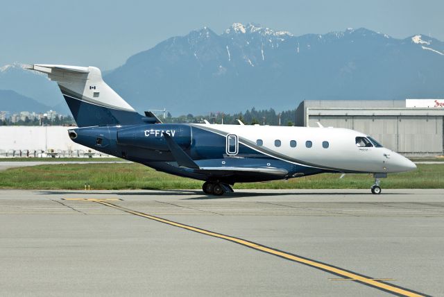 Embraer Legacy 450 (C-FASV)