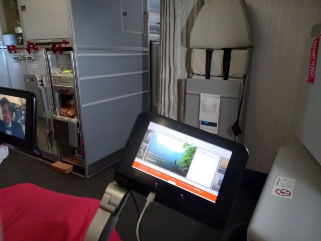 Airbus A330-200 (EC-MYA) - Front galley seen from 21L seat en route to LEMD.