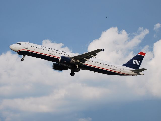 Airbus A321 (N170US) - Departing 36C - 7/19/12