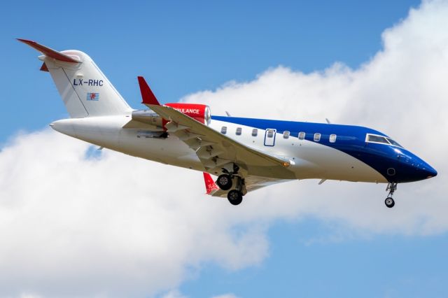 Canadair Challenger (LX-RHC) - Lux Rescue 344D on final for 17R from YFB.