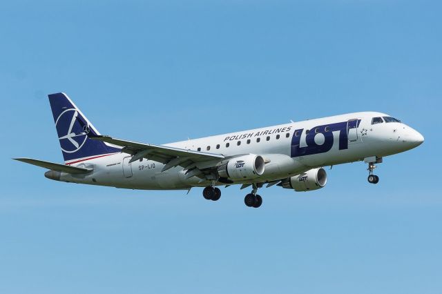Embraer 170/175 (SP-LIQ) - WAW Spotting/Poland