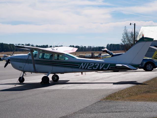 Cessna Skylane (N123VJ)